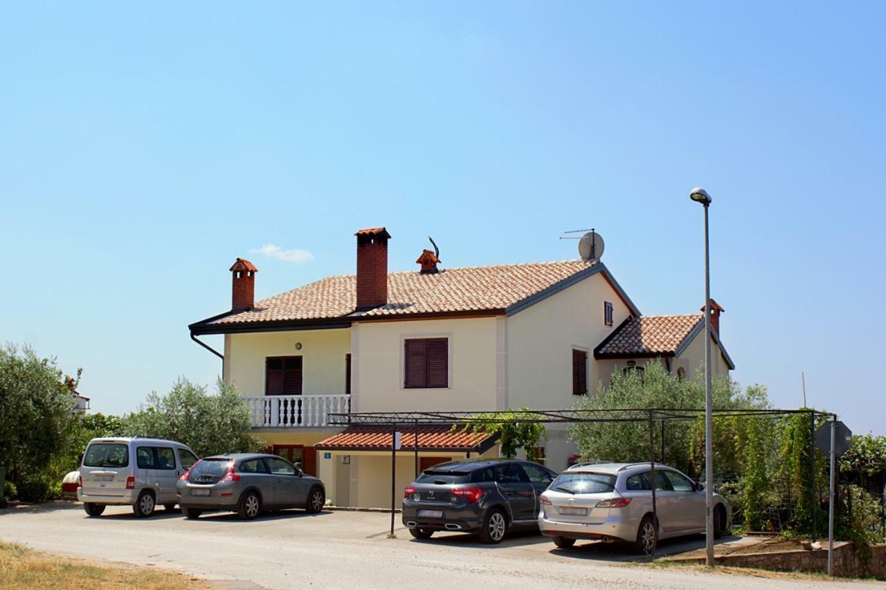 Apartment Kris Umag Exterior foto